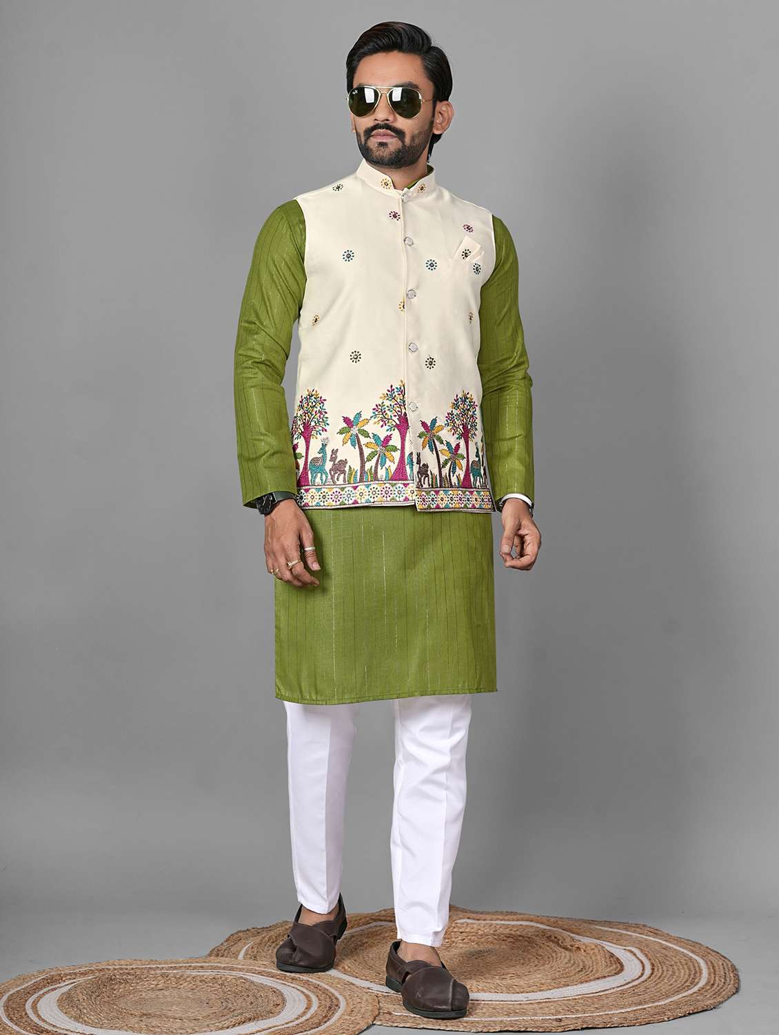men embroidered mandarin neck kurta pyjama with jacket set