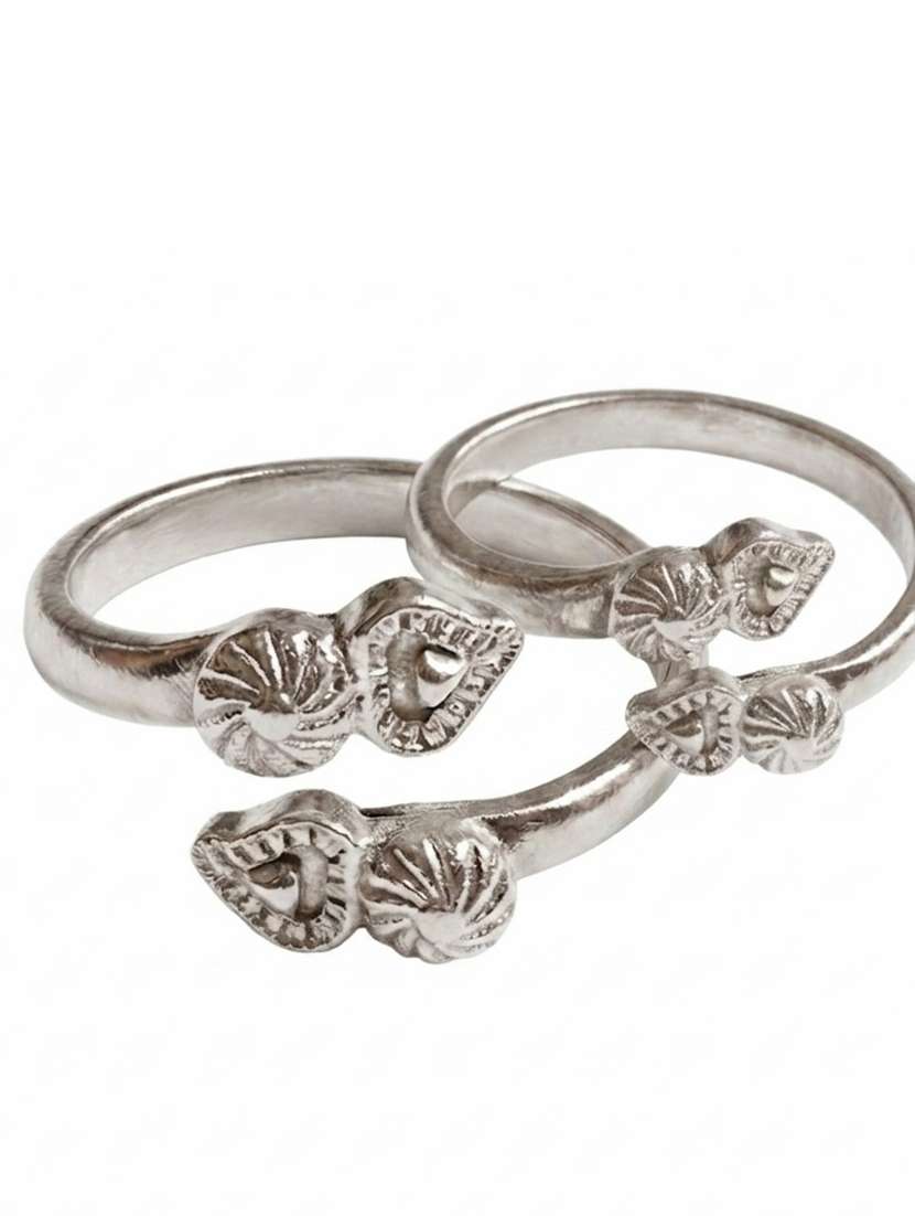 women oxidised adjustable toe ring set 