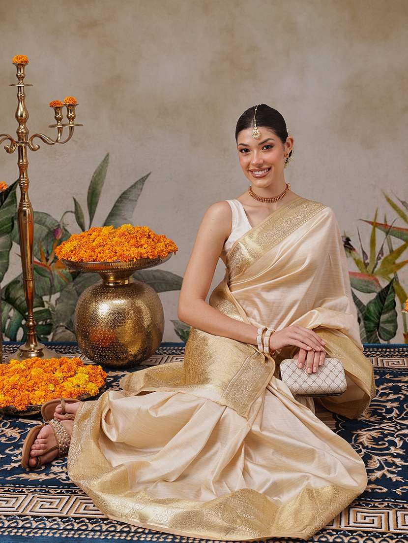 women solid with bordered kasavu saree with blouse - 22593804 -  Standard Image - 3