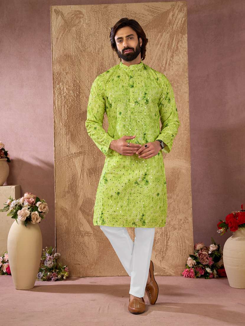 men printed mandarin neck kurta pyjama set