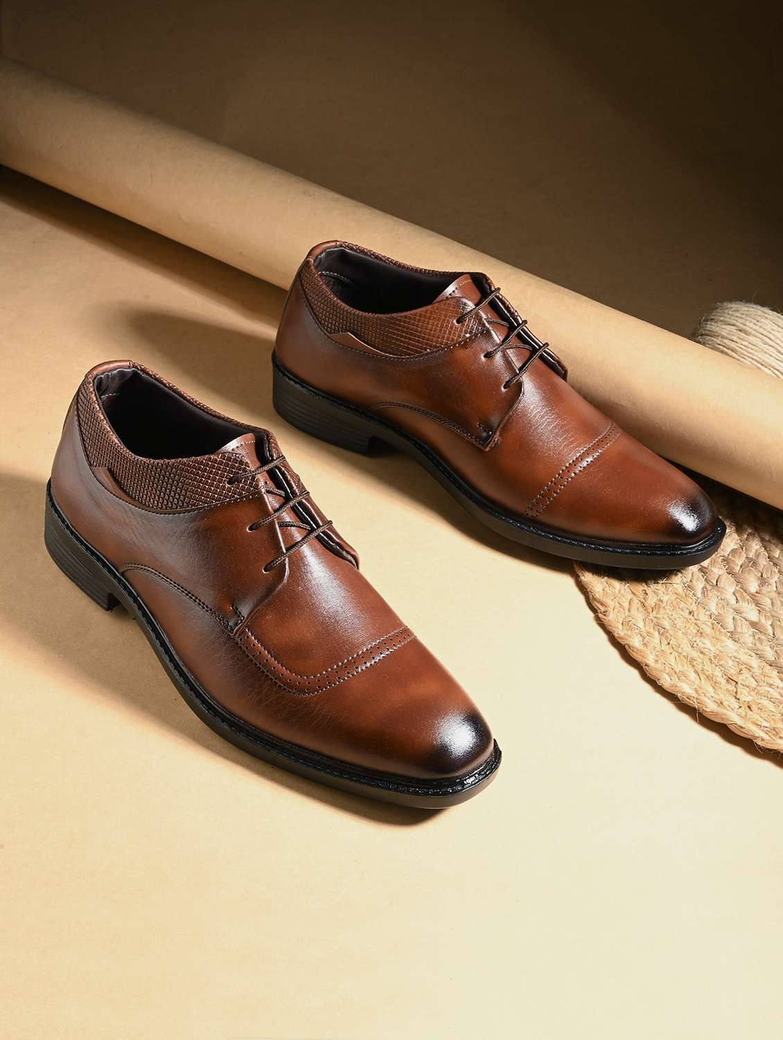 men brown lace-up derby