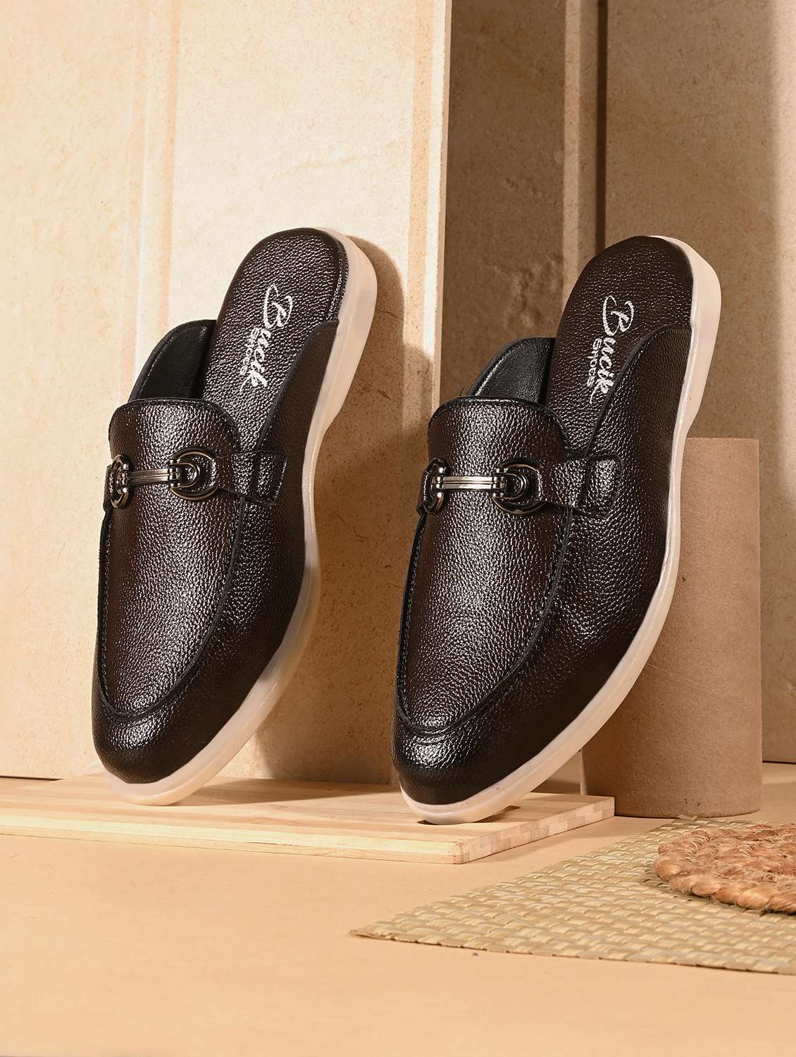 men solid slip on mule
