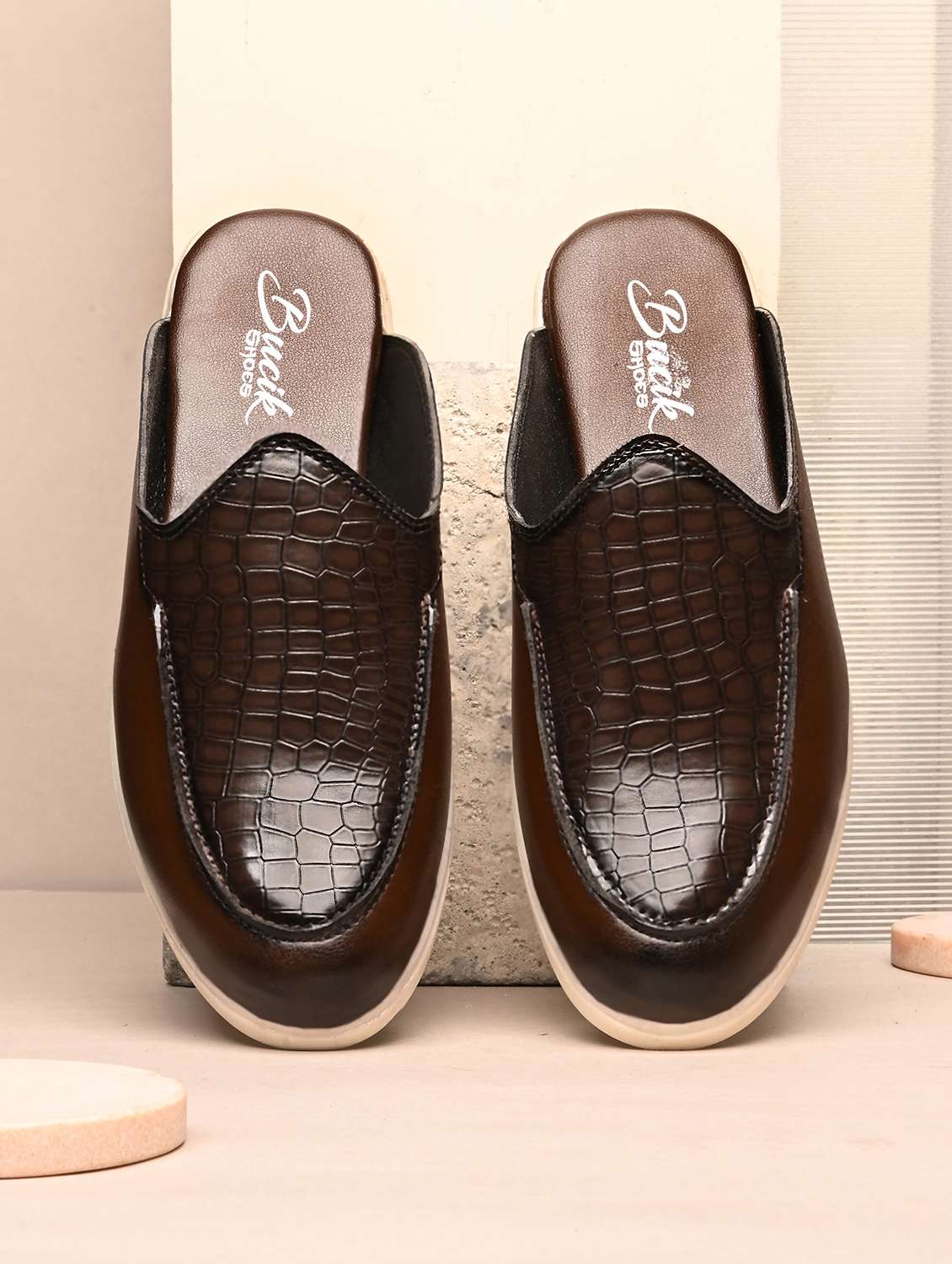 men textured slip on mule