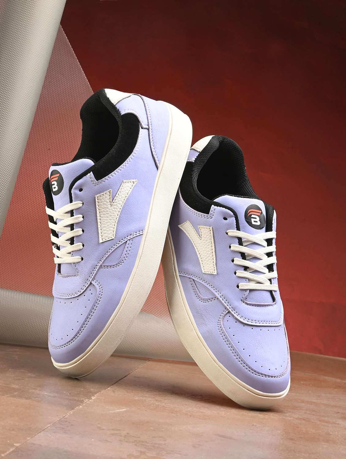 men purple lace up sneaker