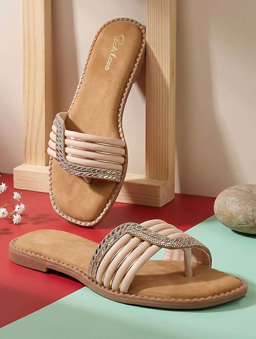 women embellished toe separator flats