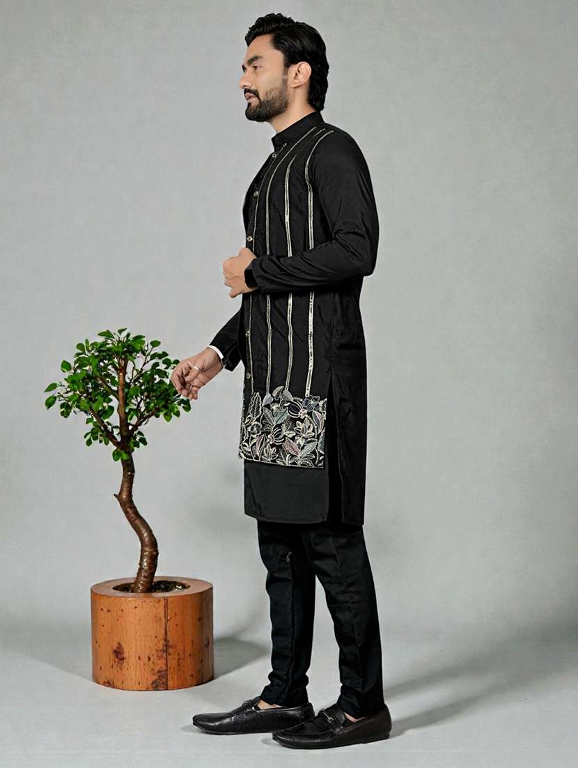 Men Solid With Work Mandarin Neck Long Kurta - 22595265 -  Standard Image - 3