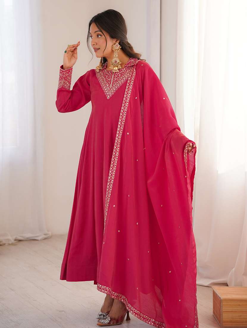 Women Embroidered Long Sleeves Kurta Pant Set With Dupatta - 22595394 -  Standard Image - 5