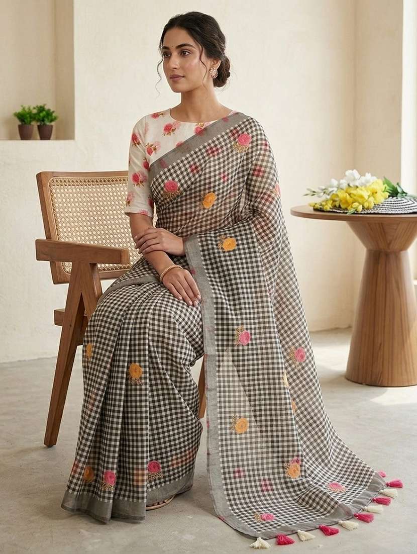 women printed casual wear saree with blouse - 22595813 -  Standard Image - 3
