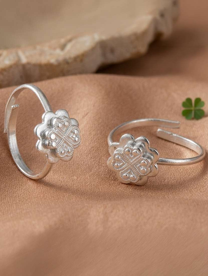 women oxidised adjustable toe ring set 
