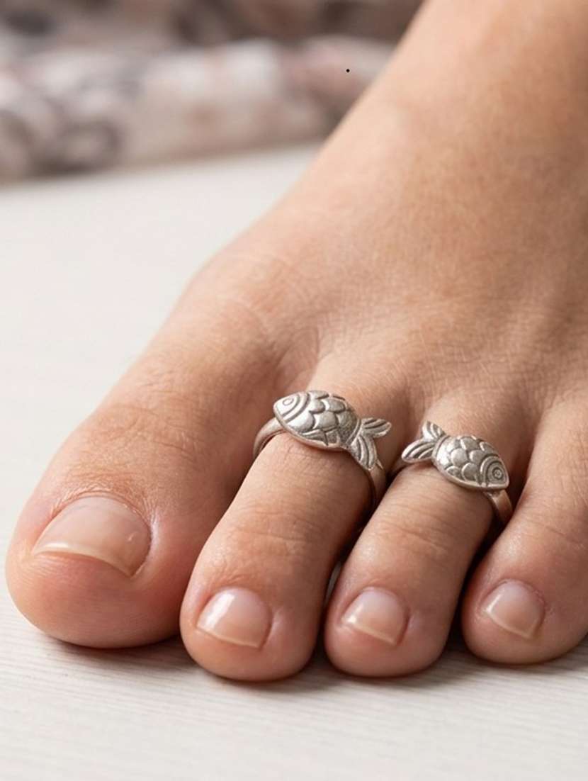 Women Oxidised Adjustable Toe Ring Set - 22596182 -  Standard Image - 3
