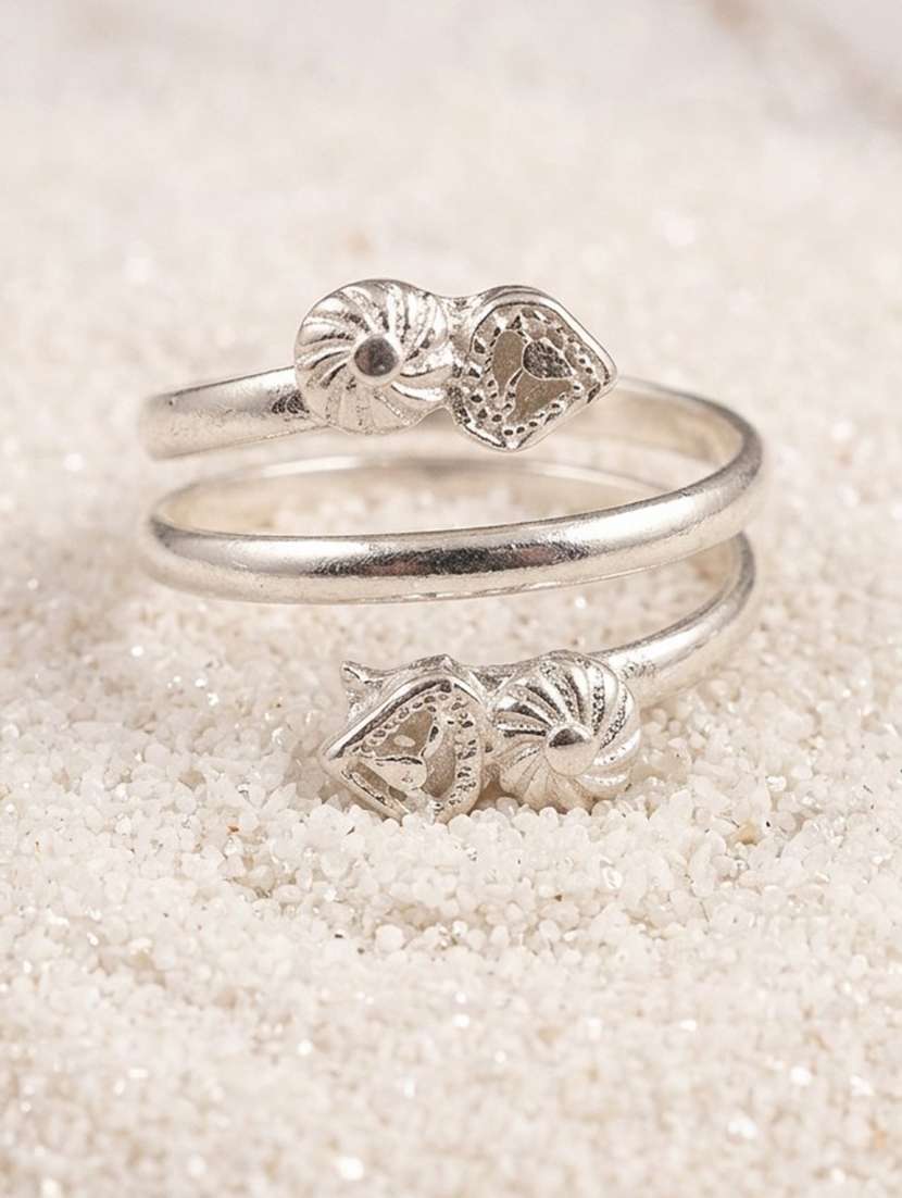 women oxidised adjustable toe ring set 