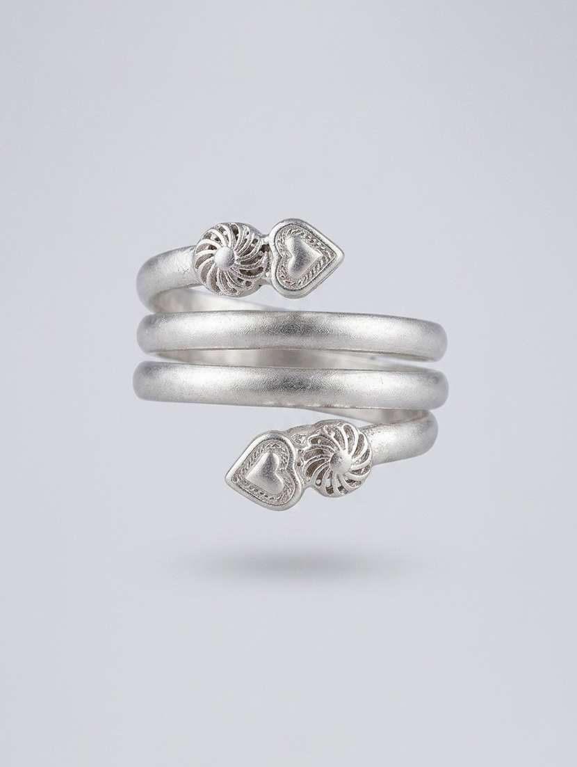 women oxidised adjustable toe ring set 