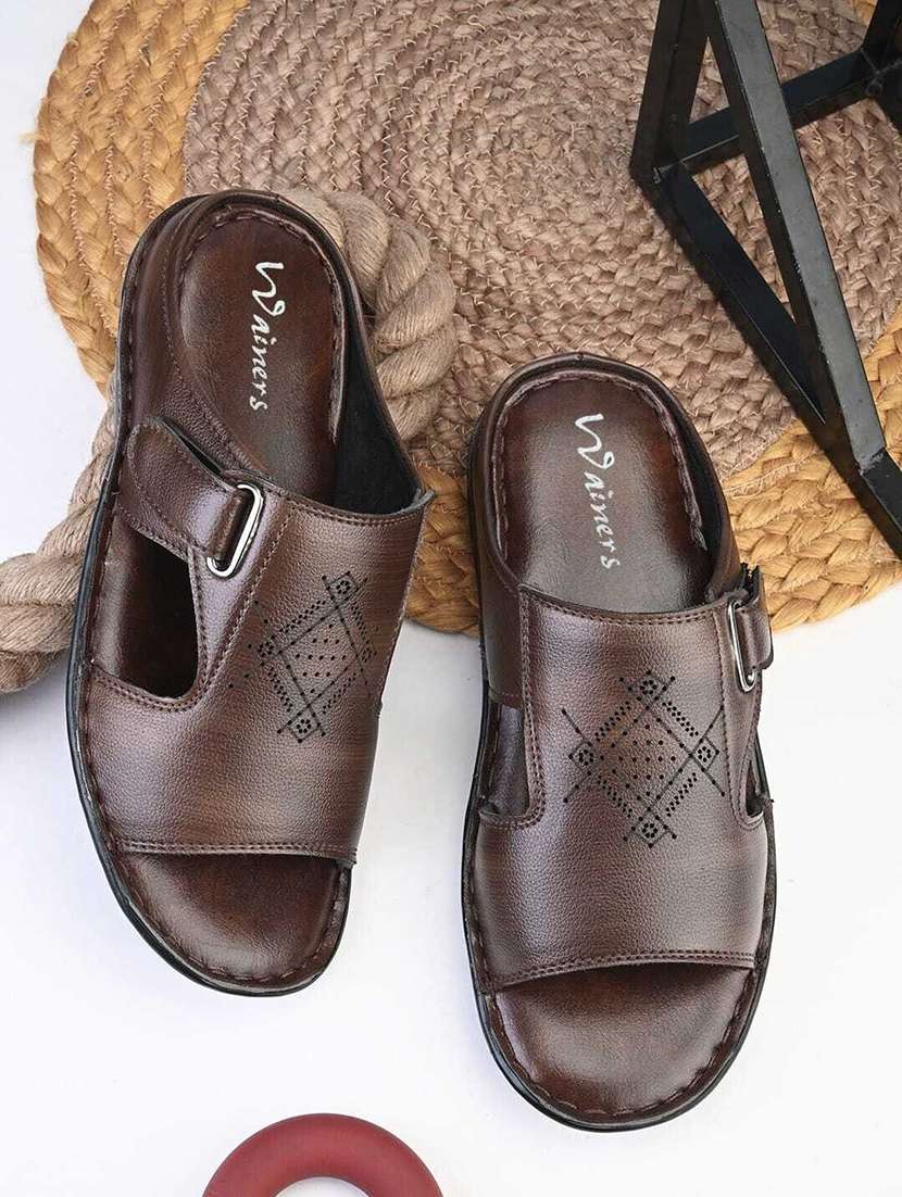 men textured slip on sandal