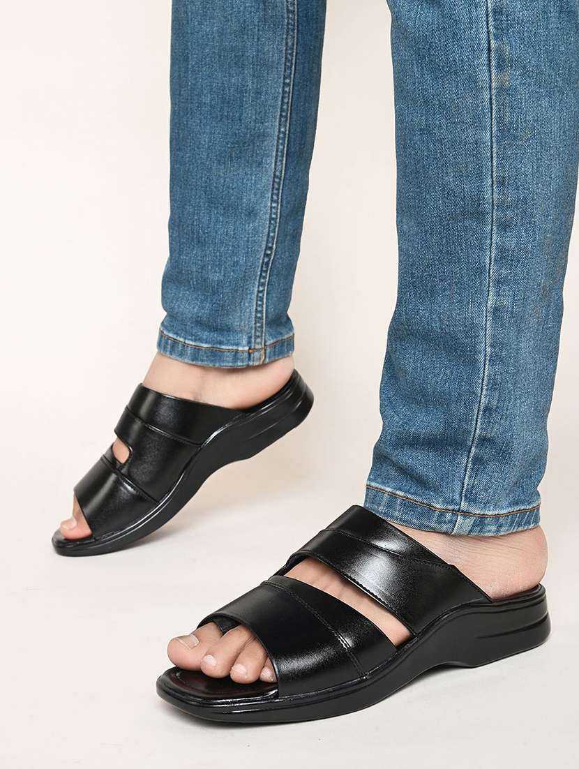 Men Solid Toe Separator Sandal - 22596224 -  Standard Image - 3