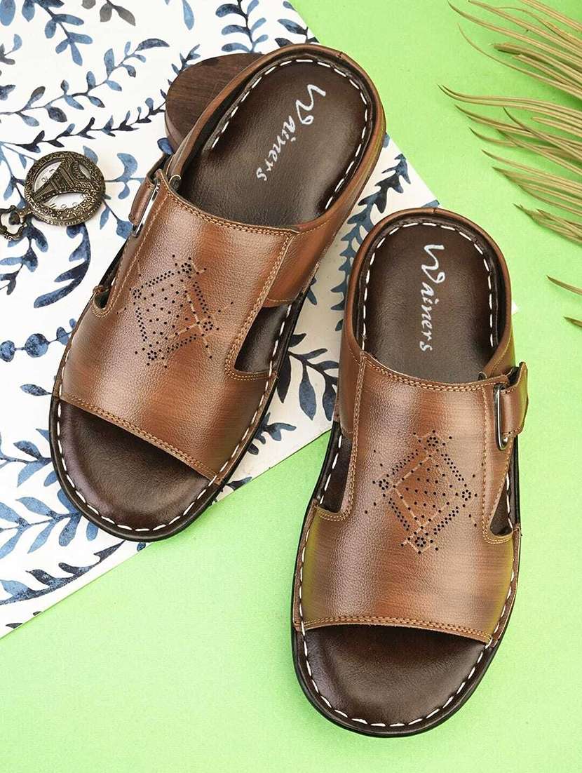 men textured slip on sandal