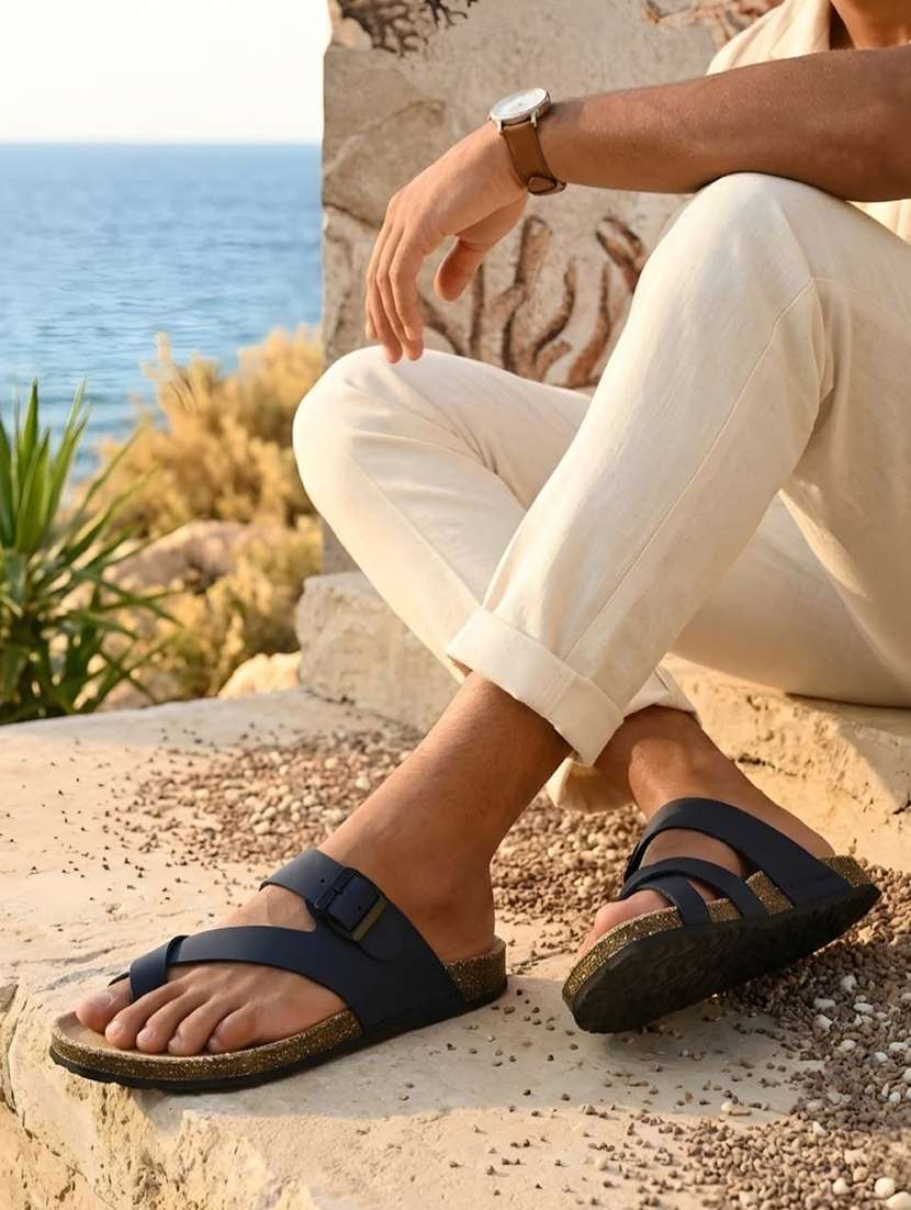 men solid one toe sandal - 22596231 -  Standard Image - 3