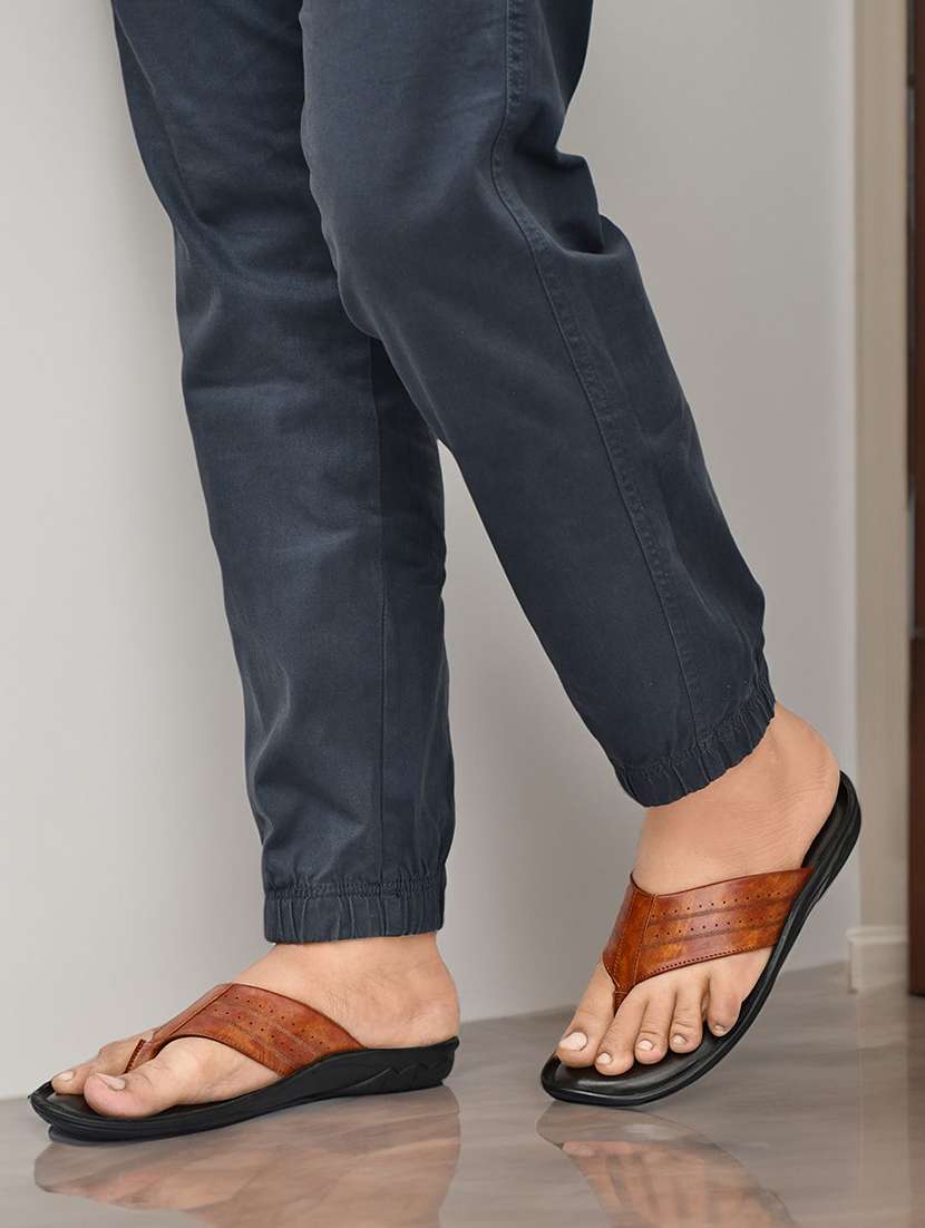 men textured toe separator sandal - 22596237 -  Standard Image - 3