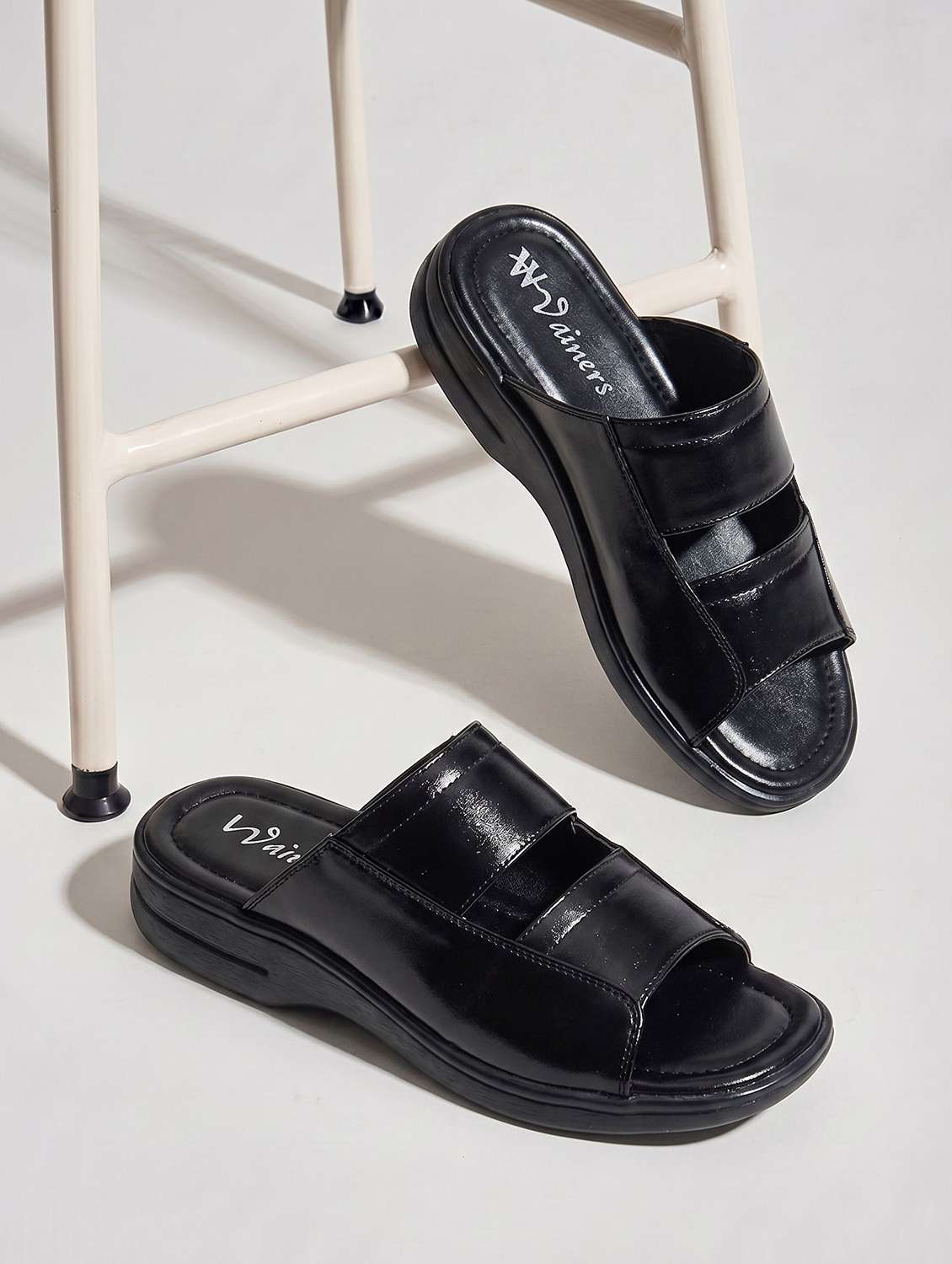 men solid slip on sandal