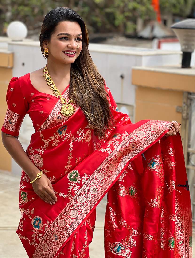Women Self Design Banarasi Saree With Blouse - 22596303 -  Standard Image - 3