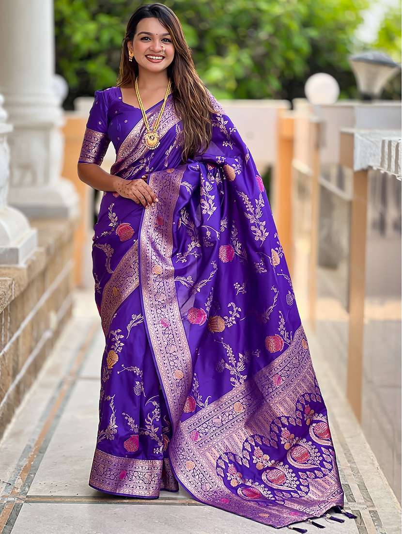women self design banarasi saree with blouse