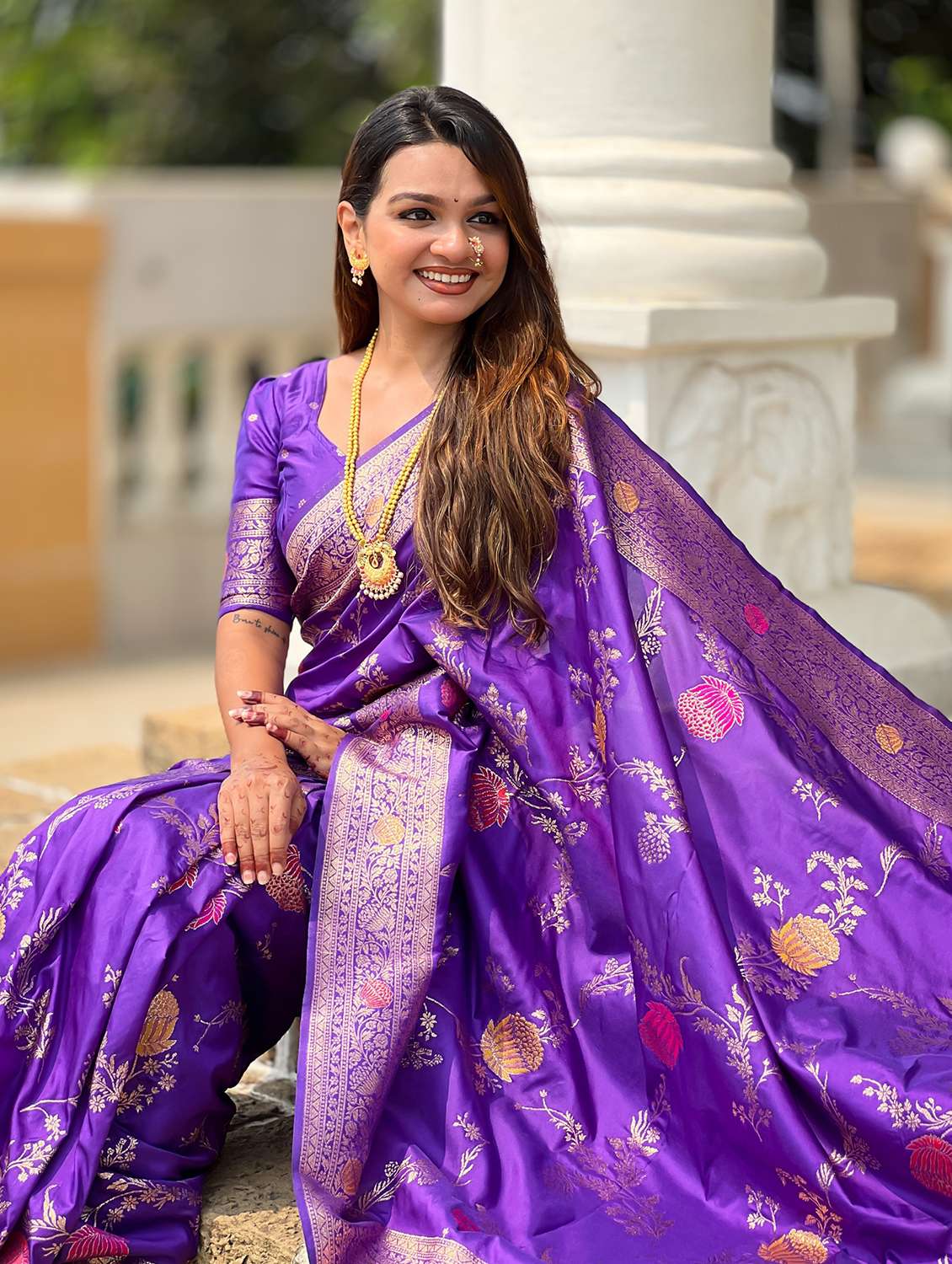 Women Self Design Banarasi Saree With Blouse - 22596313 -  Standard Image - 3