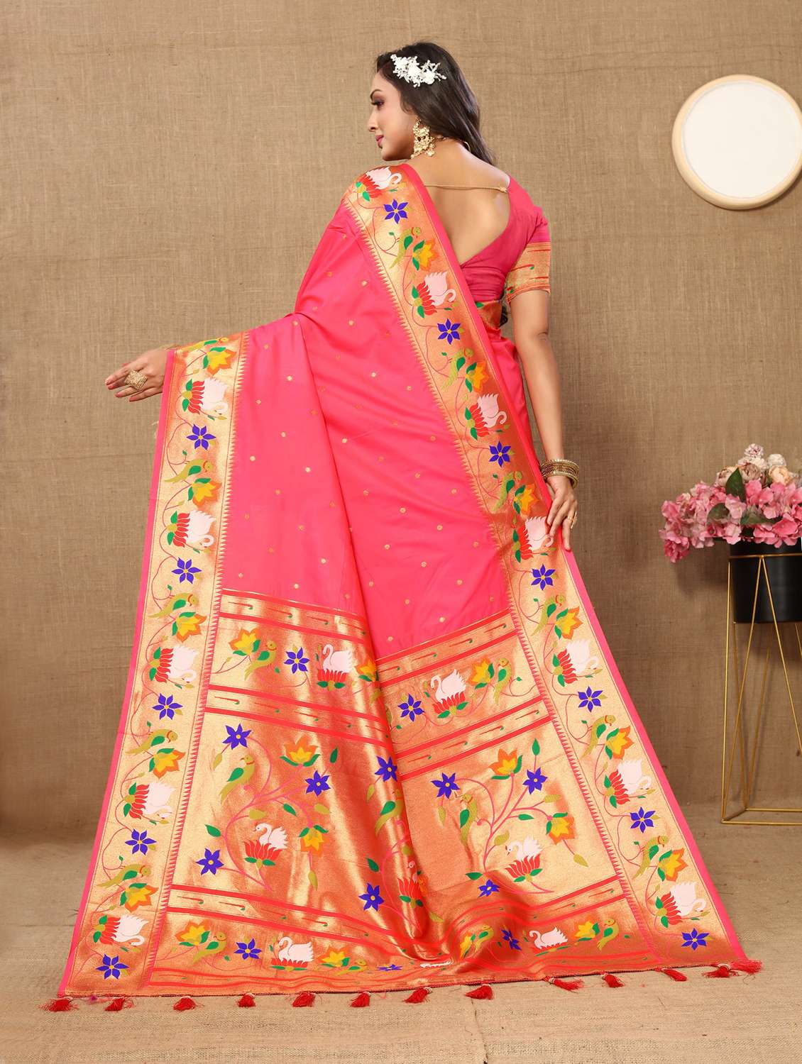 Women Self Design Paithani Saree With Blouse - 22596439 -  Standard Image - 3