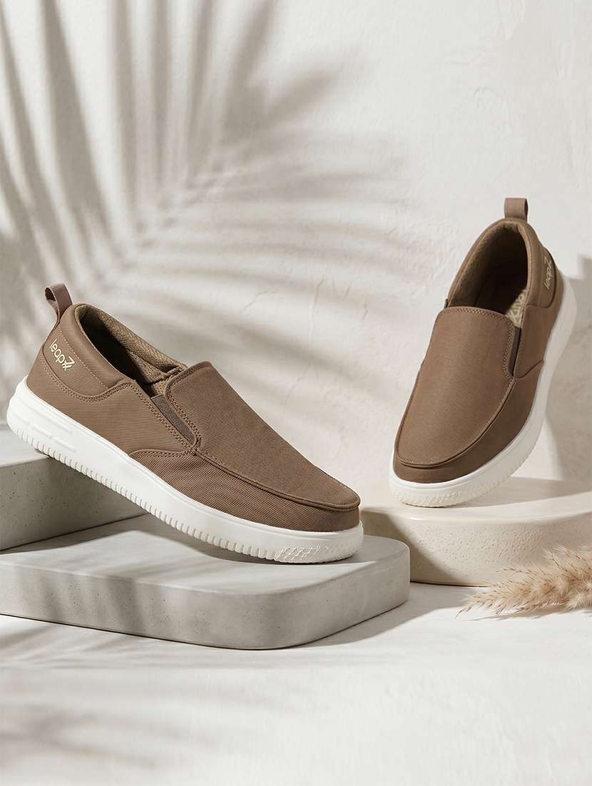 men solid slip on moccasins