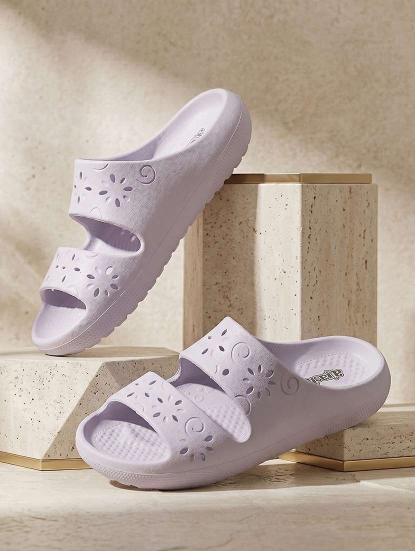 women textured slip on slider