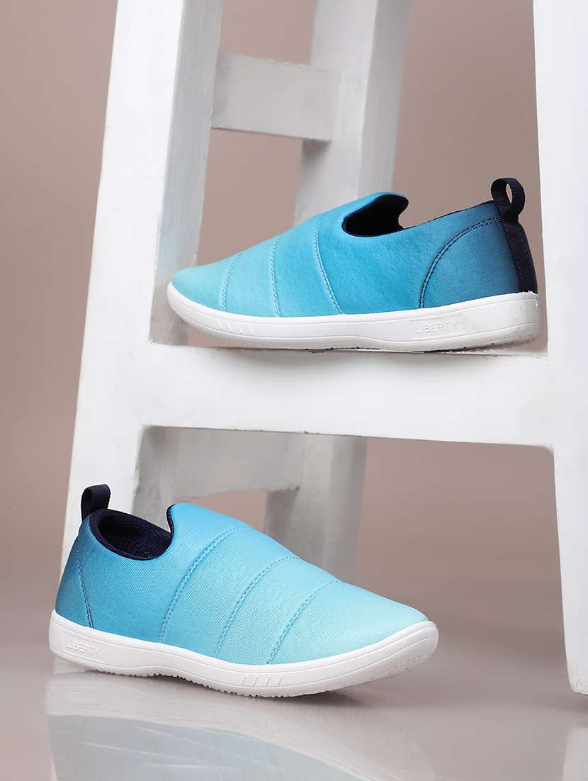 women ombre slip on sports shoes