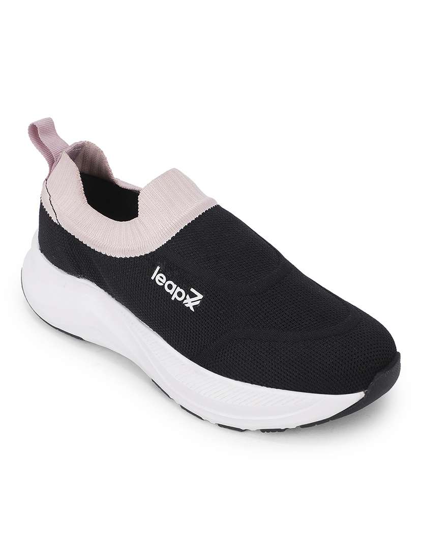 women textured slip on sports shoes