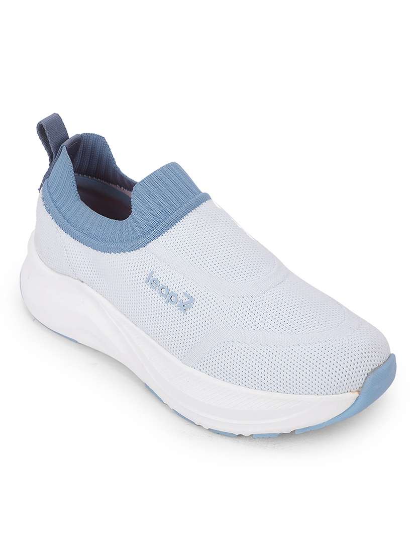 women textured slip on sports shoes