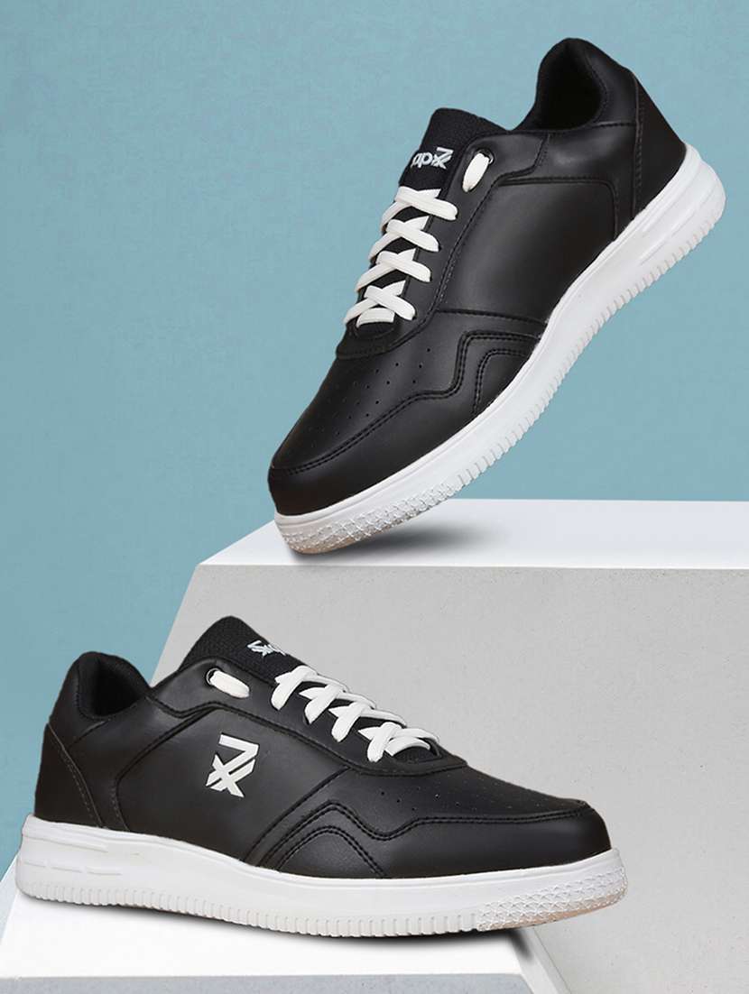 men solid lace up sneaker