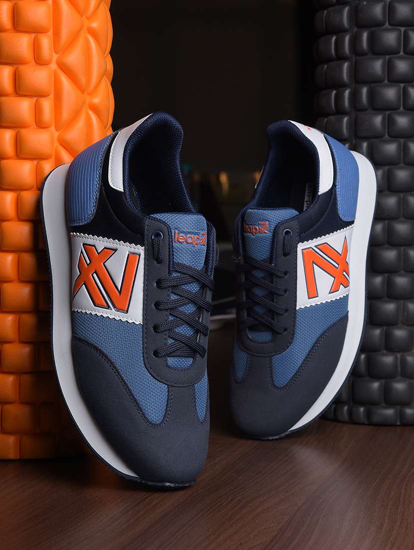 men colourblocked lace up sports shoes