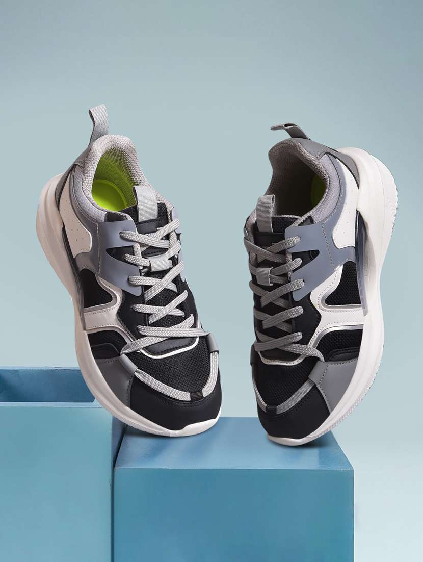 boys colourblocked lace up sports shoes
