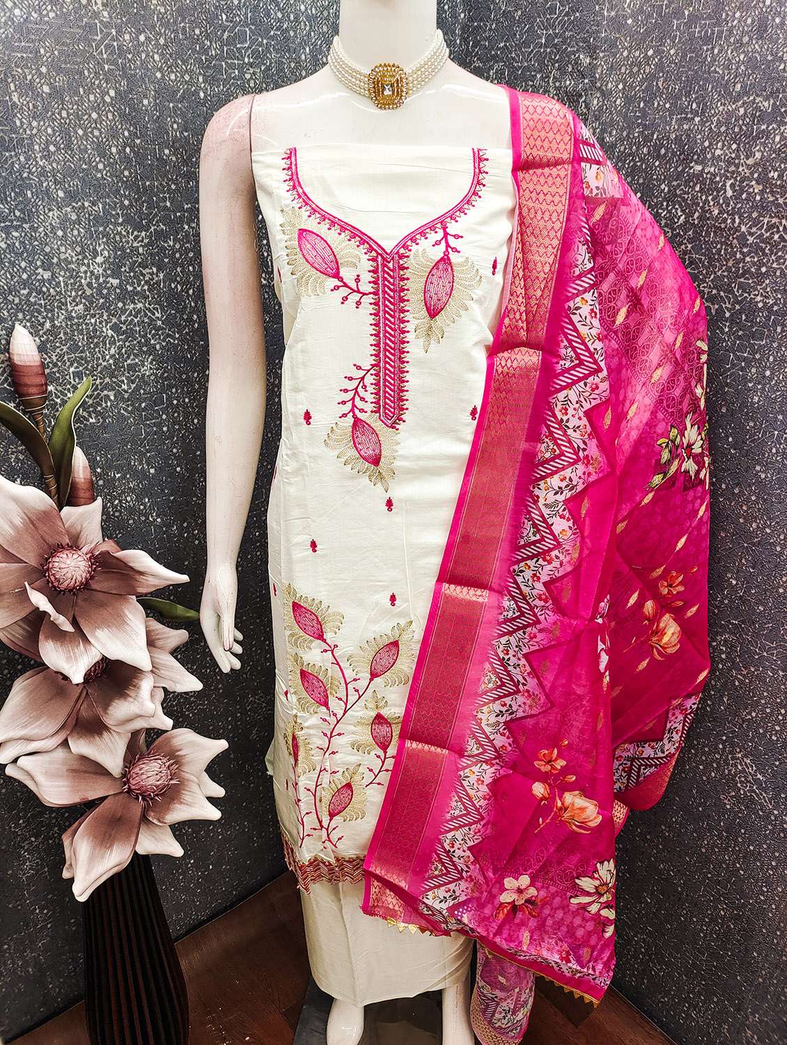 Women Solid With Work Unstitched Suit Set - 22597286 -  Standard Image - 3