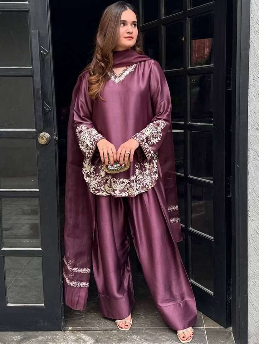 women embroidered long sleeves kurta salwar set
