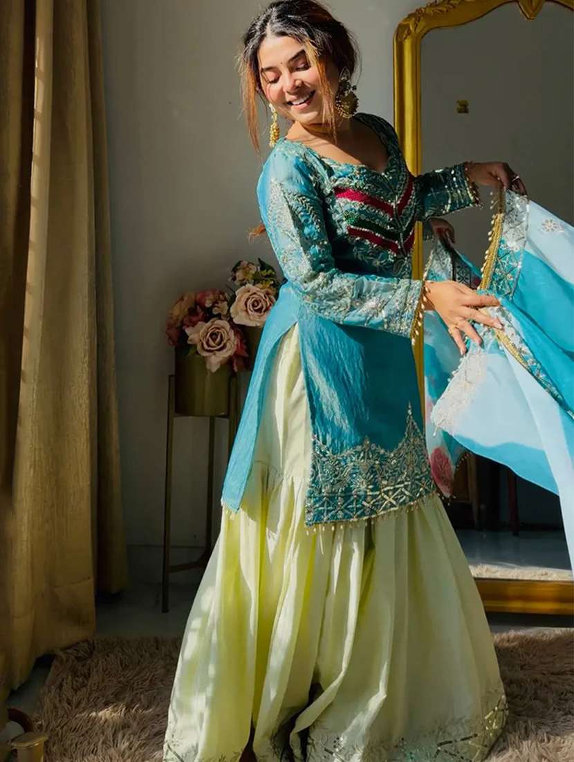 women embroidered long sleeves kurta sharara set - 22598087 -  Standard Image - 5