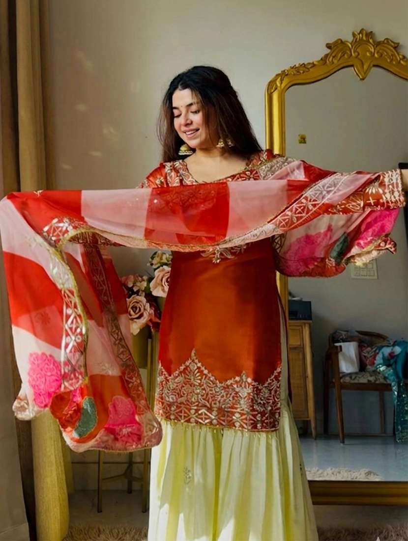 women embroidered long sleeves kurta sharara set - 22598088 -  Standard Image - 5