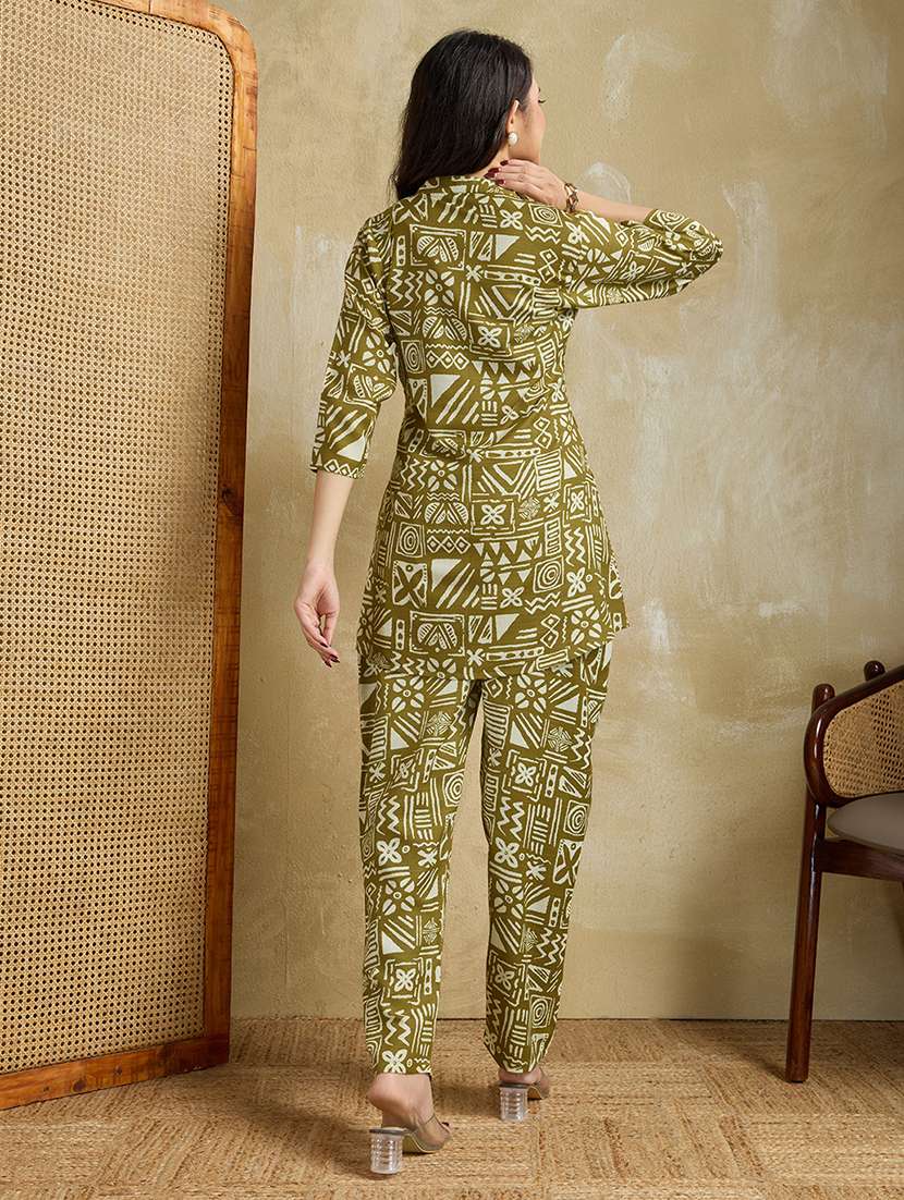 Women Printed Three Quarter Sleeves Ethnic Co-ord Set - 22598153 -  Standard Image - 3