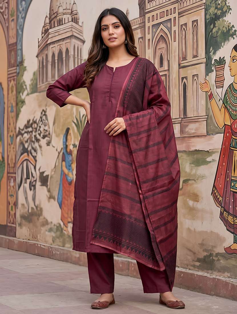 women solid three quarter sleeves kurta pant set with dupatta