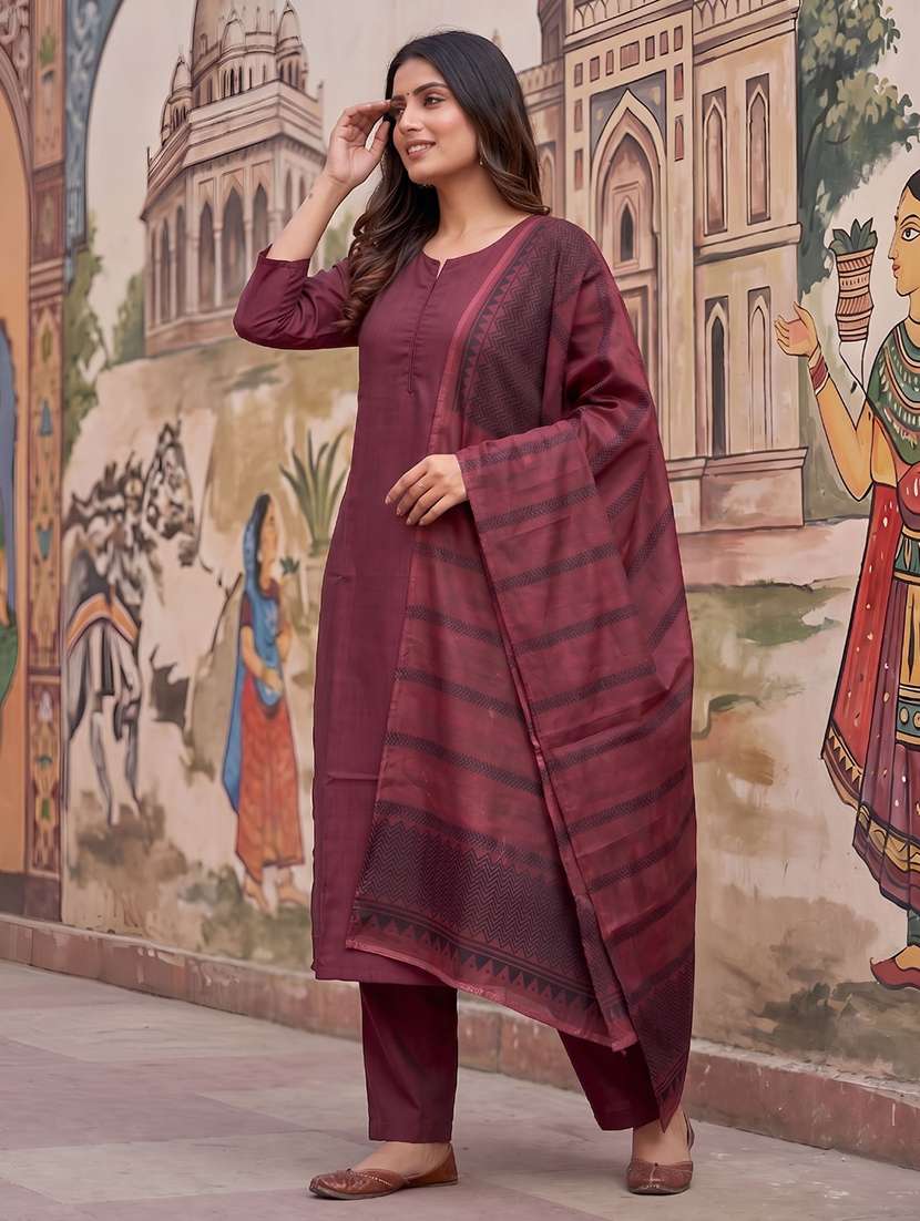 Women Solid Three Quarter Sleeves Kurta Pant Set With Dupatta - 22598364 -  Standard Image - 3