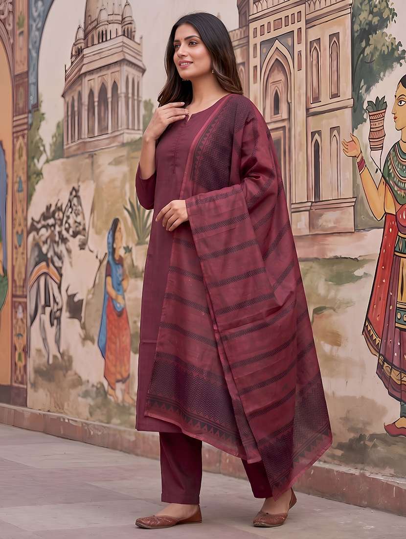 Women Solid Three Quarter Sleeves Kurta Pant Set With Dupatta - 22598364 -  Standard Image - 5