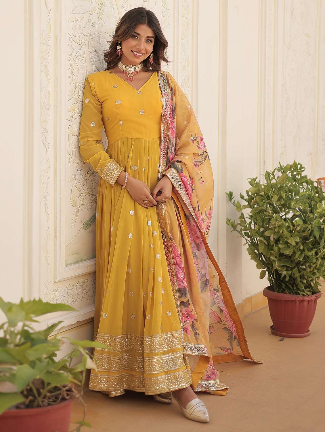 women embroidered long sleeves kurta dupatta set