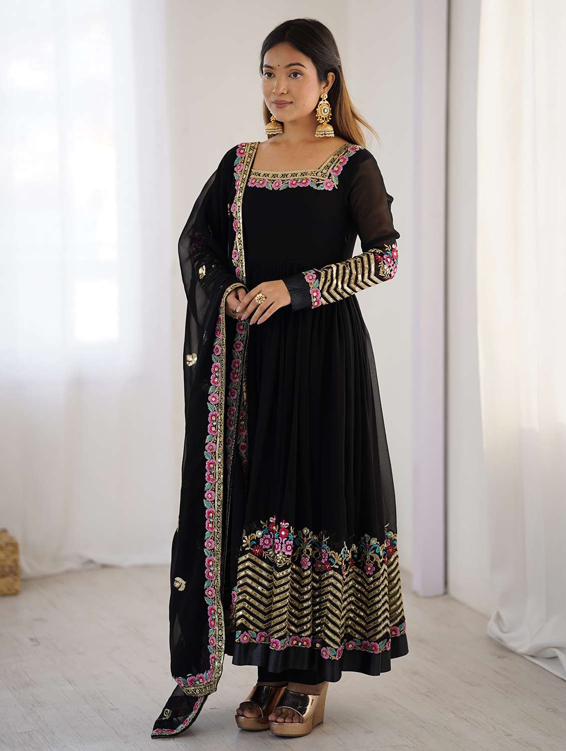 women embroidered long sleeves kurta pant with dupatta set