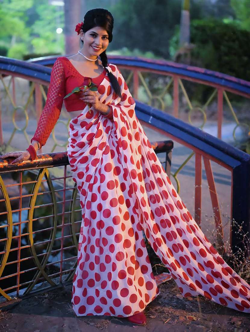 women printed casual wear saree with blouse
