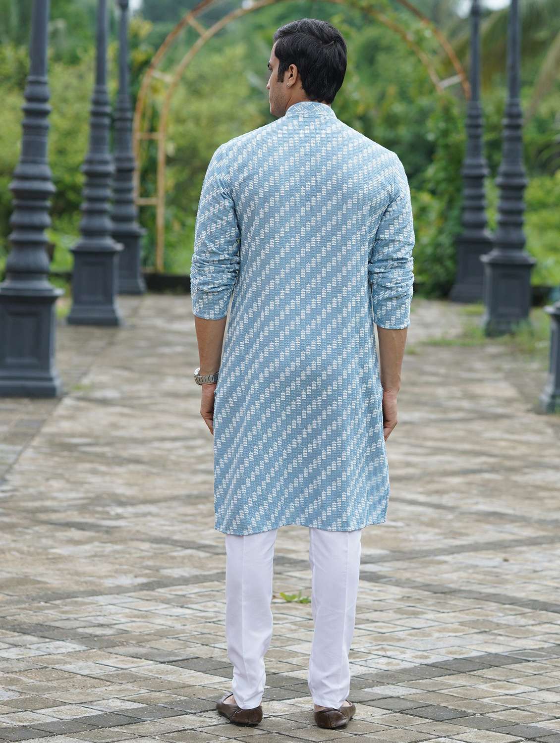Men Solid With Work Mandarin Neck Long Kurta - 22599091 -  Standard Image - 3