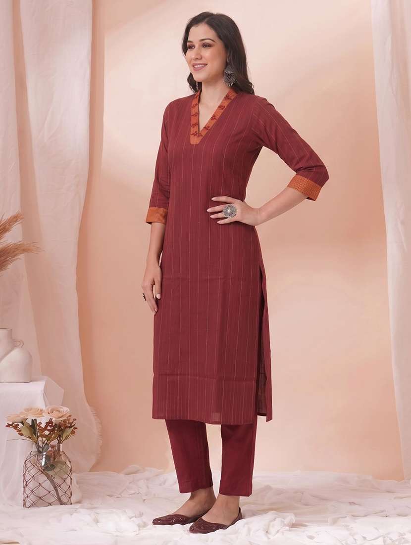 Women Printed Three Quarter Sleeves Straight Kurta - 22601137 -  Standard Image - 3