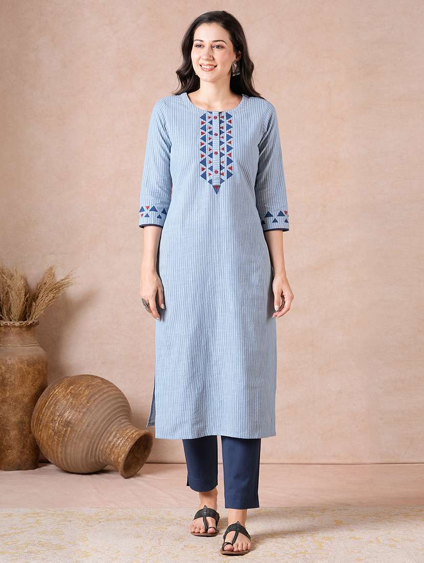 women printed three quarter sleeves straight kurta - 22601144 -  Standard Image - 3