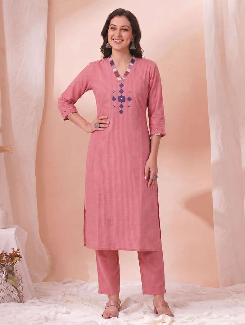 women printed three quarter sleeves straight kurta