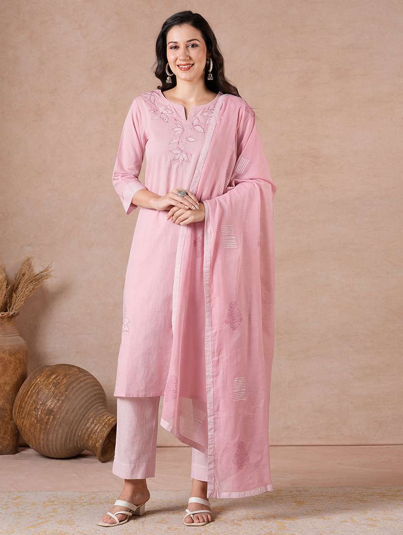 women embroidered three quarter sleeves kurta pant set with dupatta